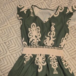 Elegant Green and Cream Maxi Dress